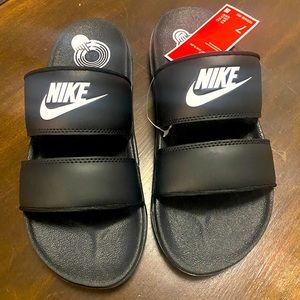 Woman’s Nike Offcourt Duo Slides 7